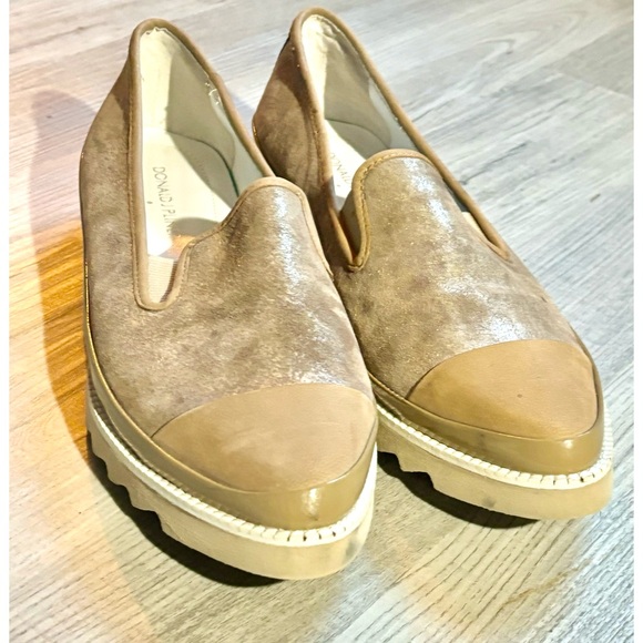 Donald J. Pliner loafer shoe in metallic gold leather with pointed toe - - Picture 2 of 10